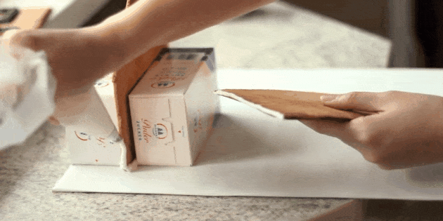 Wie man ein Lebkuchenhaus mit ihren Händen machen