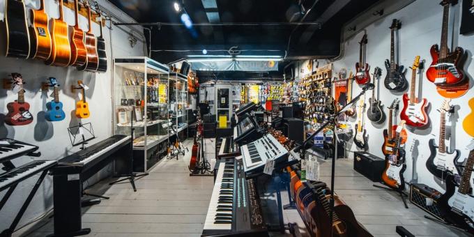 Shop Gitarren und andere Instrumente SKIFMUSIC in Moskau