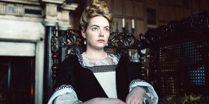 Emma Stone spielt die Hauptrolle in dem Film Poor Things der Autorin. Aufnahme aus dem Film "Favorite"