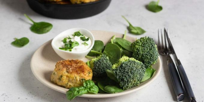 Hähnchenbrustkoteletts mit Brokkoli und Spinat
