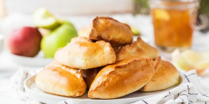 Kuchen mit Äpfeln auf Kefir