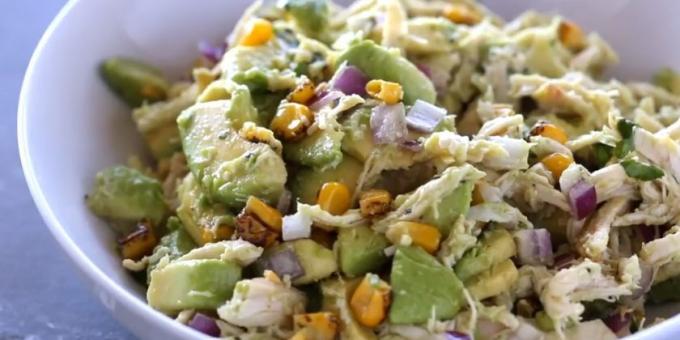 Rezepte: Salat mit Avocado, Huhn und Mais