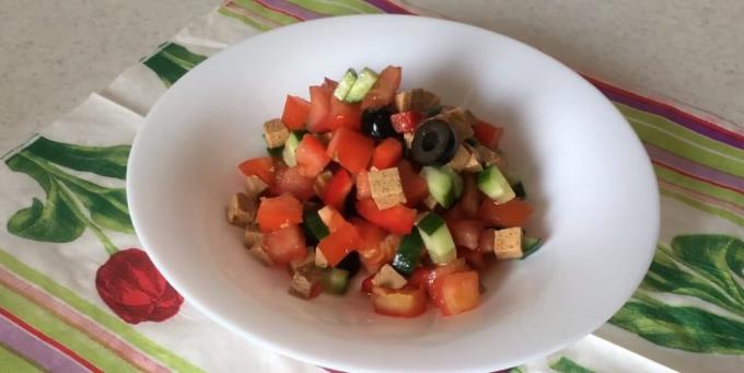 Lean Griechischer Salat mit Tofu