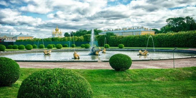 Schöne Orte in Russland. Peterhof