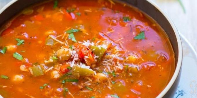 Gemüsesuppen: Suppe mit Paprika, Tomaten, Kichererbsen und Reis