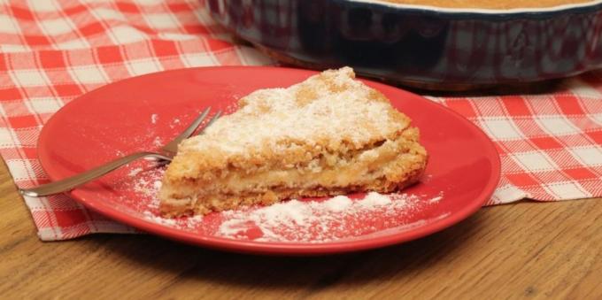 Kuchen mit Birnen: Einfache Kuchen mit geriebenen Äpfeln und Birnen