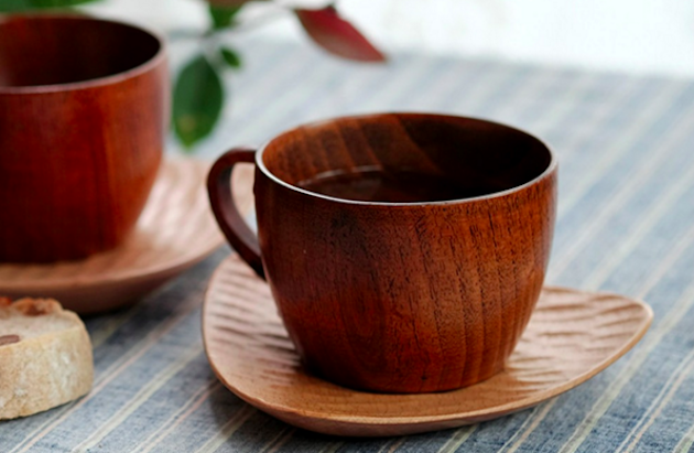 Holz Tasse und Untertasse