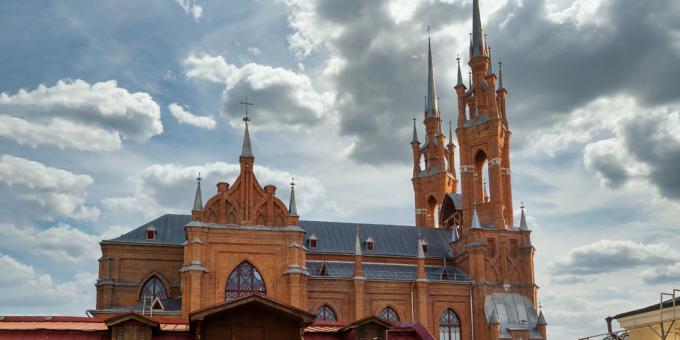Was es in Samara zu sehen gibt: Polnische Kirche