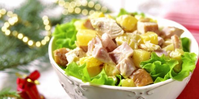 Schneller Salat mit geräuchertem Hähnchen und Ananas