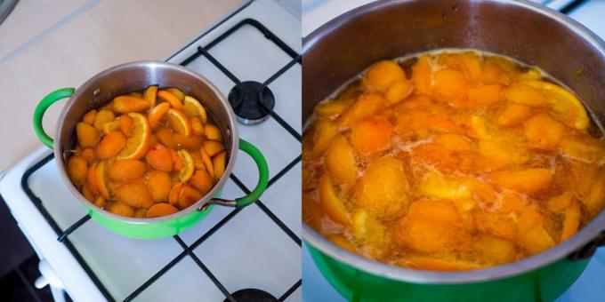 Marmelade aus Aprikosen und Orangen: Setzen Sie den Topf auf dem Herd