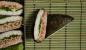 Sushi Sandwich Onigirazu mit Thunfisch und Spinat