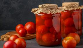 Eingelegte Tomaten mit Zwiebeln