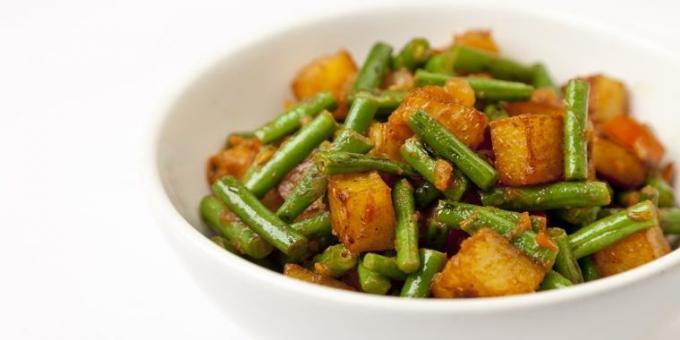 Gemüsegerichte: Curry mit Kartoffeln und grünen Bohnen