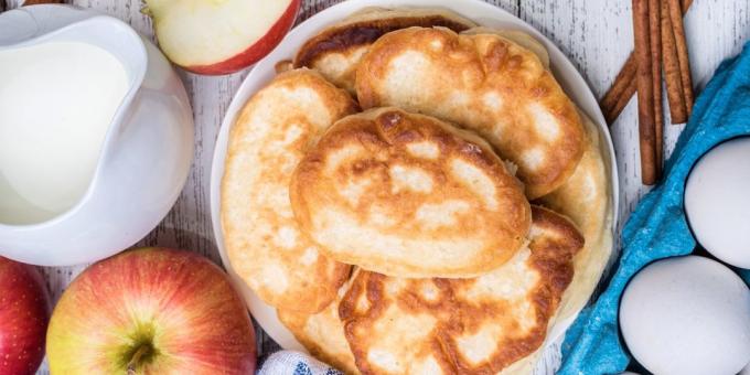 Pfannkuchen mit Äpfeln und Grieß