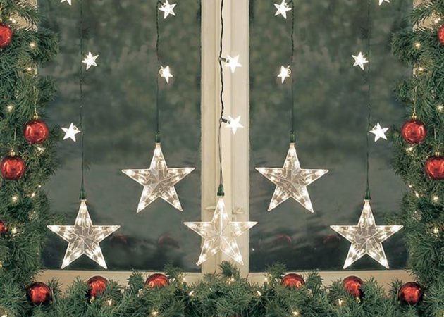 Wie man ein Haus auf Silvester dekorieren: Fenster