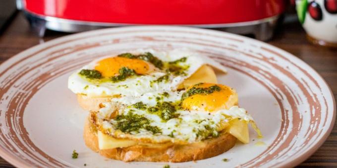 Eier mit Pesto – ein tolles Frühstück in 5 Minuten