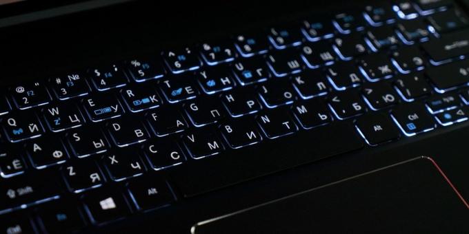 Acer Swift 7: Von hinten beleuchtete Tastatur