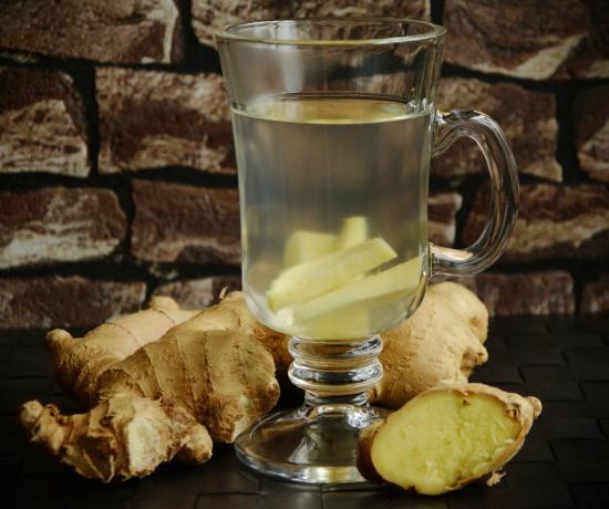 7 Rezepte Ingwer: Ingwer-Tee mit Minze und Gewürzen
