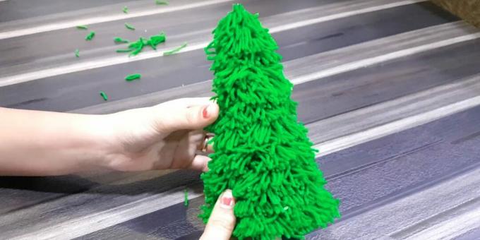 Wie man aus Fäden einen Weihnachtsbaum macht