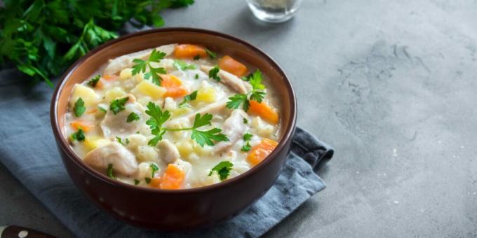 Käsesuppe mit Hühnchen und Reis