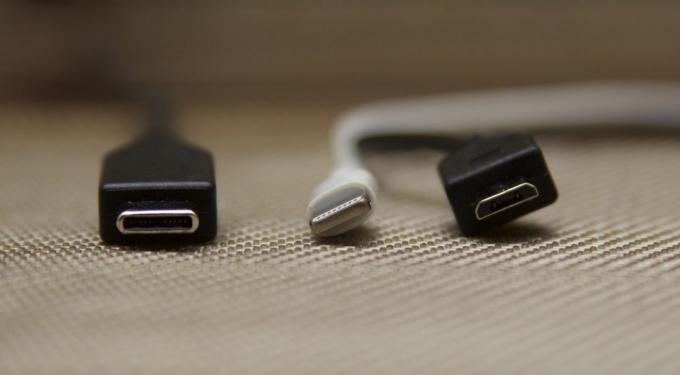 Von links nach rechts: USB Typ-C, Blitz, Micro-USB