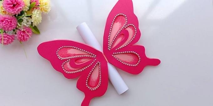 Wie man eine Karte mit einem Schmetterling auf einem Geburtstag mit ihren eigenen Händen machen