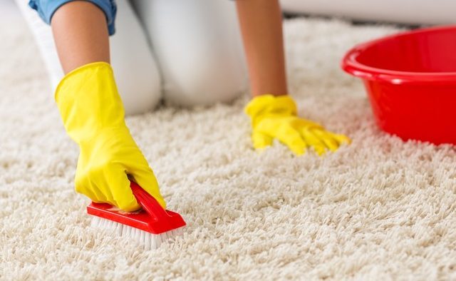 Wie der Teppich mit Essig reinigen