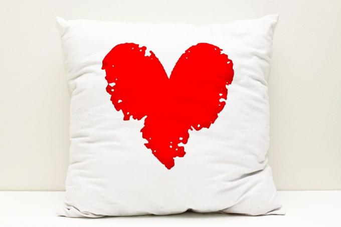 Geschenke zum Valentinstag: ein Kissen für süße Träume