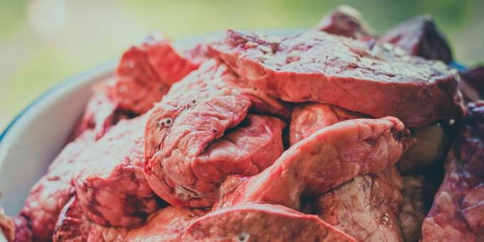 Wie und wie viel Schweinefleisch zu kochen: gekühlte Schweinelungenstücke