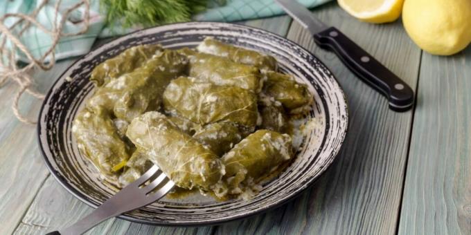 Griechischer Dolma mit Zitronensauce