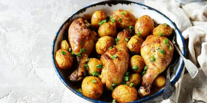 Hähnchenkeulen mit Kartoffeln