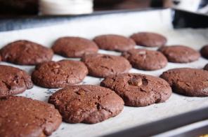 Rezept: Schokoladenkuchen mit Füllung und 2 Arten von Schokolade-Chip-Cookies