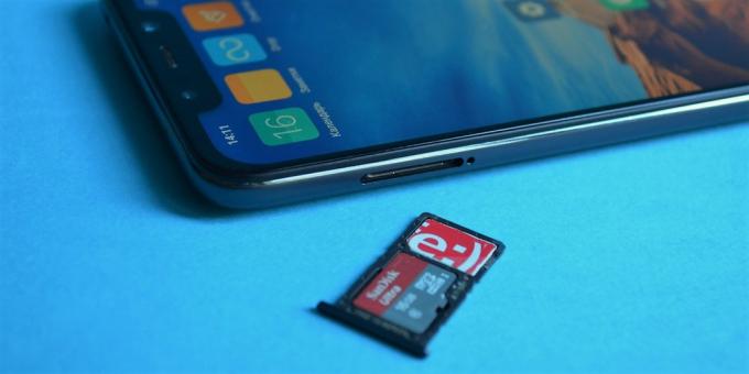 Bewertung Xiaomi Pocophone F1: Tray