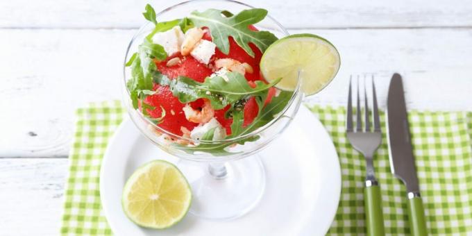 Salat mit Garnelen und Wassermelone