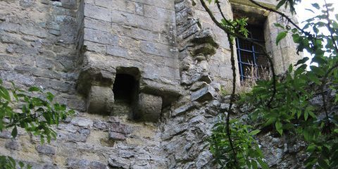 WC Geschichte: in Schränken in einer großen Schloss Toiletten angeordnet