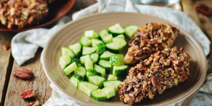 Hähnchenfilet in Walnusspanade gebacken