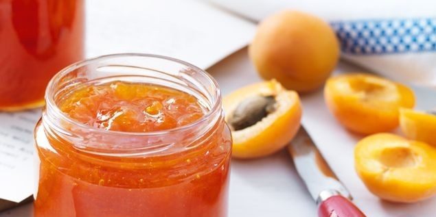 Aprikosenmarmelade mit Zitronensaft