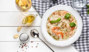 Risotto mit Garnelen, Weißwein und Basilikum