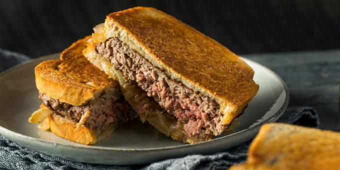 Patty Melts – leckere Sandwiches mit Fleischbällchen und Käse