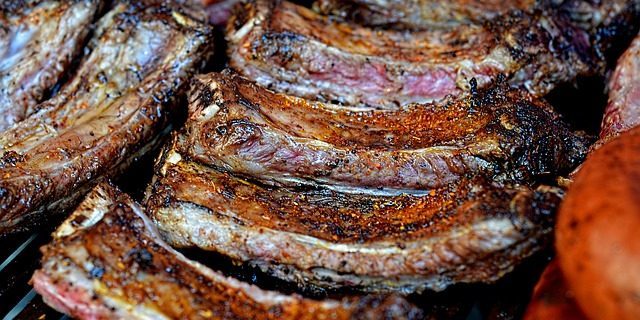Rezepte für den Grill: Schweinerippchen mariniert in Sojasauce, Ingwer und Senf