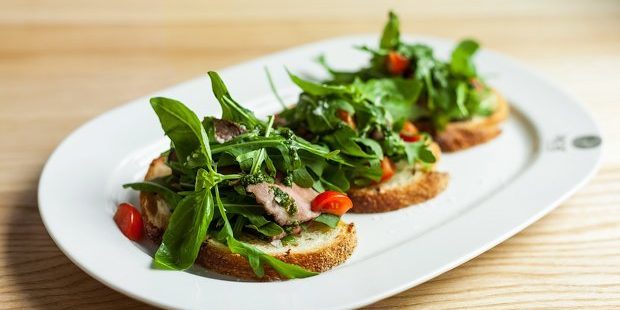 Bruschetta mit Rucola