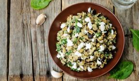 Warmer Salat mit Quinoa und Auberginen