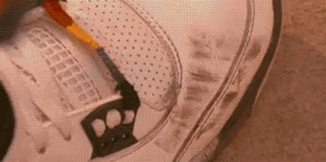 Schuhpflege: waschen, schmutzige Schuhe