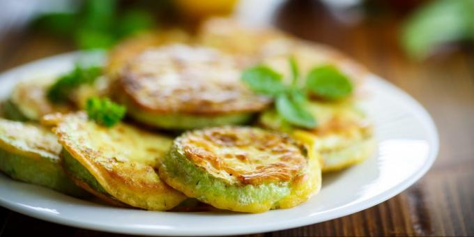 Zucchini in Teig mit Oregano