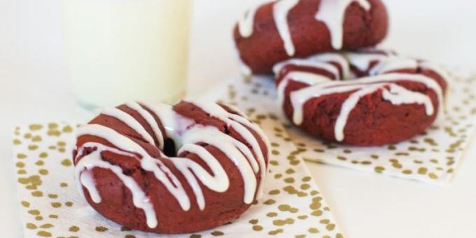 Rezepte Donuts: Donuts „Red Velvet“ mit einer cremigen Glasur