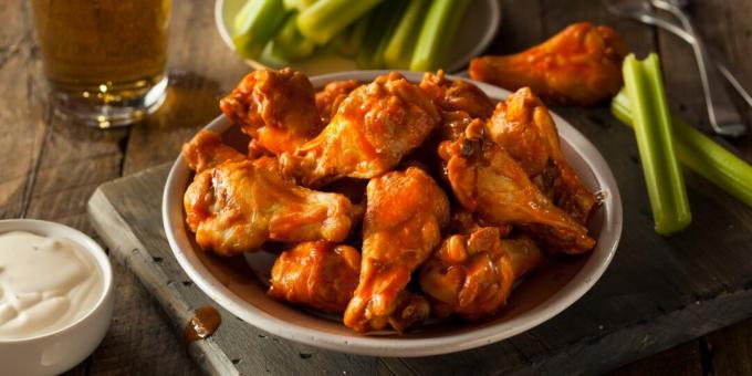 Buffalo Wings mit Tomatenmark und Tabasco-Sauce