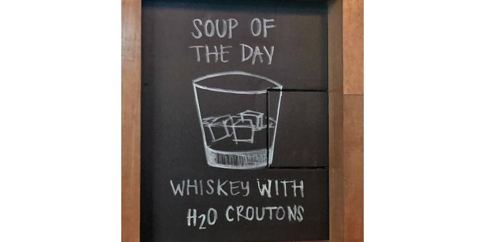 Bars und Restaurants: Suppe des Tages mit Whisky