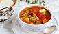 Suppe mit Zucchini, Auberginen und Blumenkohl