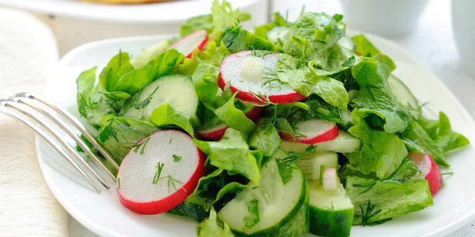 Salat von Rettich und Gurke