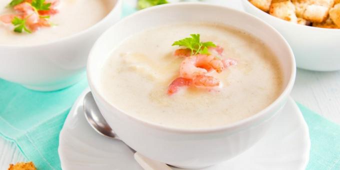 Suppe mit Kokosmilch und Garnelen